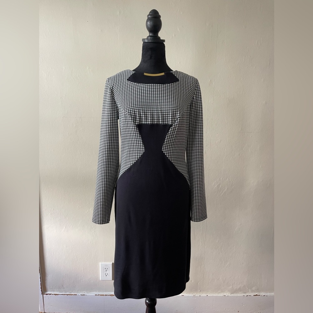 Venus Black/White Houndstooth Dress w/ Gold hardware, zipper back, size 10